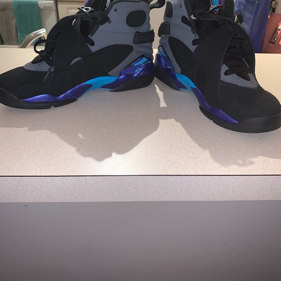 Jordan 8 Retro Aqua Blue Size 4 in Boys - Picture 2 of 4